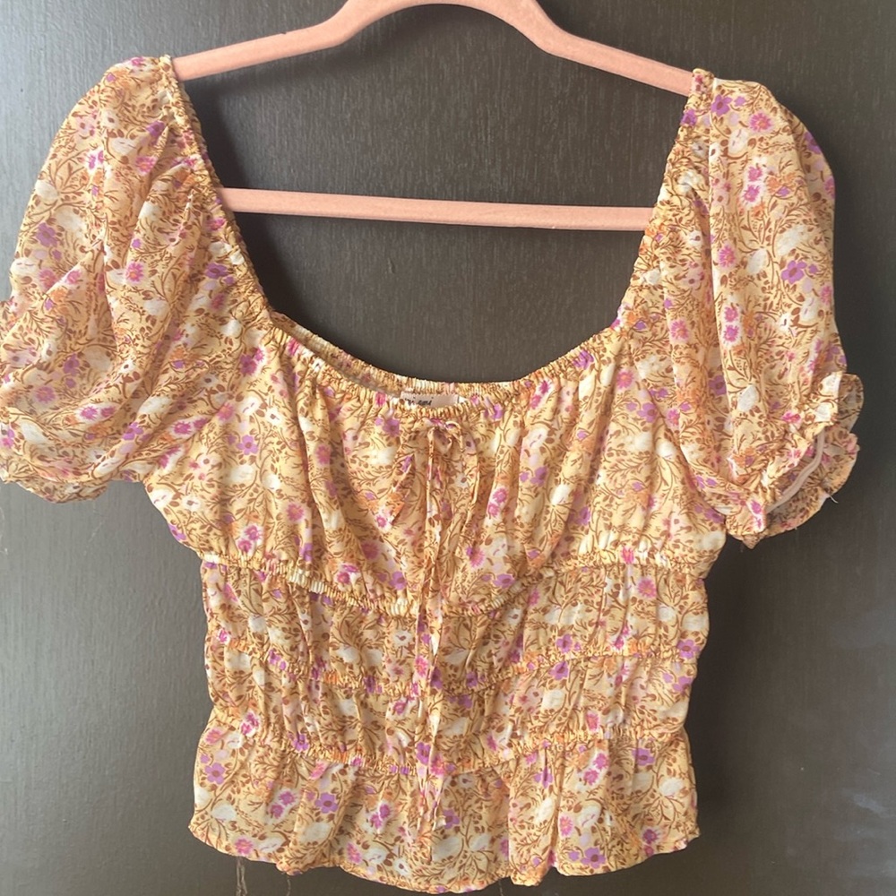 Francesca’s mi ami crop top